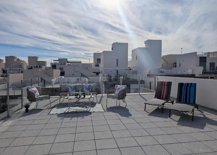 Fee4Me Villa, Pool, Roofterrace & Relax